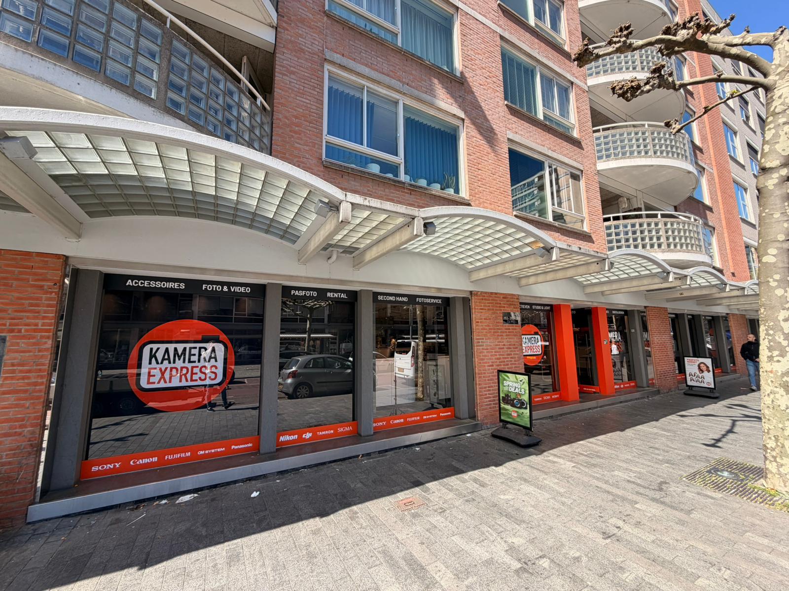 Kamera Express Relocates to Karel Doormanstraat